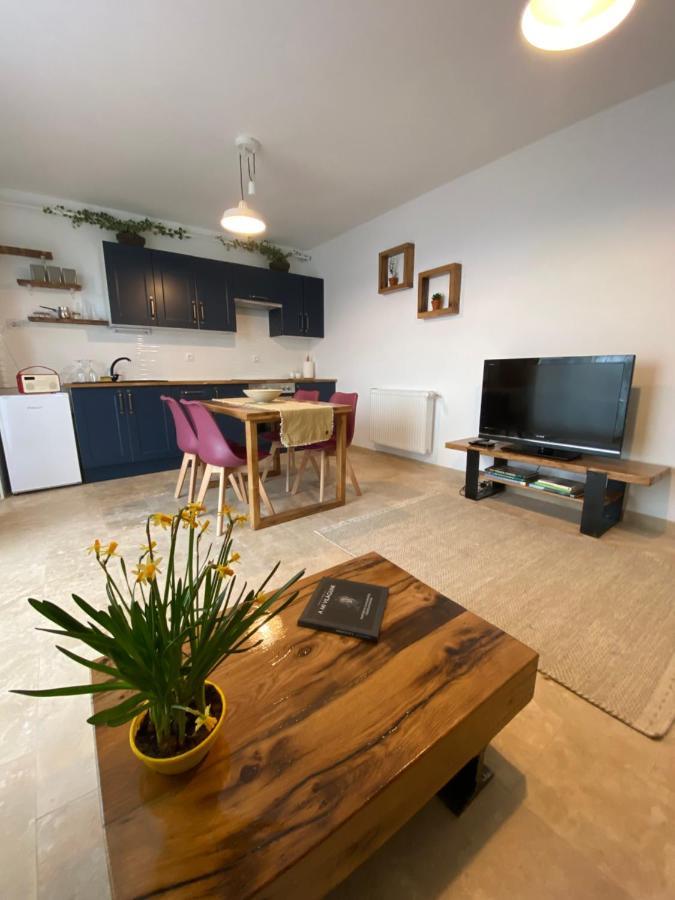 Helga'S Place Premium 1 Bedroom Condo Κλουζ-Ναπόκα Εξωτερικό φωτογραφία